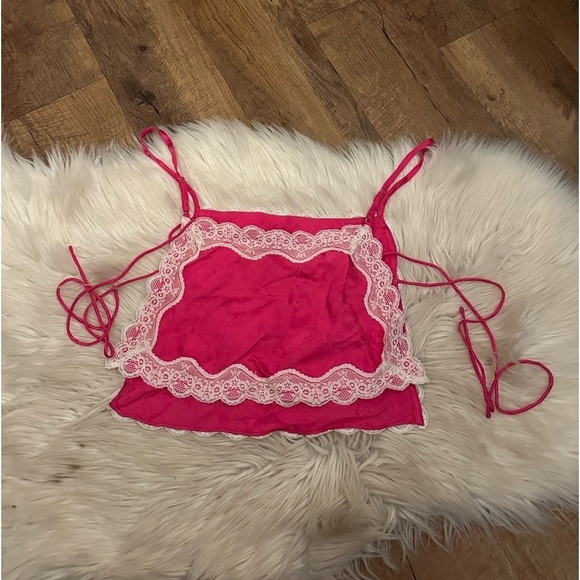 RUMORED Meadow Top - Picture 3 of 5